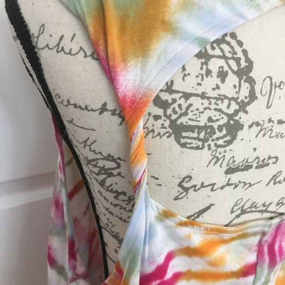 NWT! Tie-Dyed Twist Back Tank Top - Picture 8 of 8